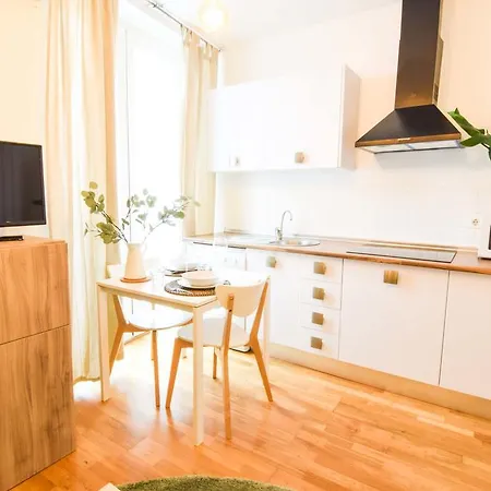 Letmalaga Carreteria Apartment Malaga